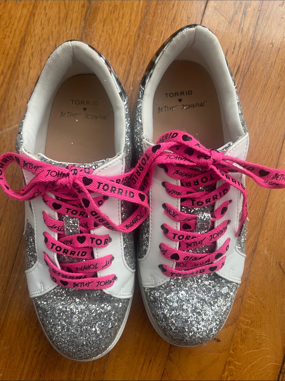 Torrid - Betsy Johnson - Silver Glitter Star Sneakers with Pink Laces - Picture 2 of 6